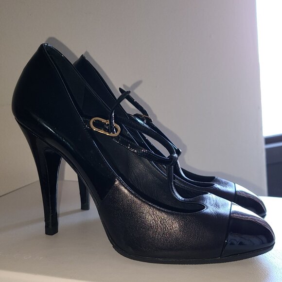 CHANEL 37 6/6.5 Black Patent Leather 2-Tone CC Metal Logo T-strap Mary Jane Pump - Picture 4 of 13